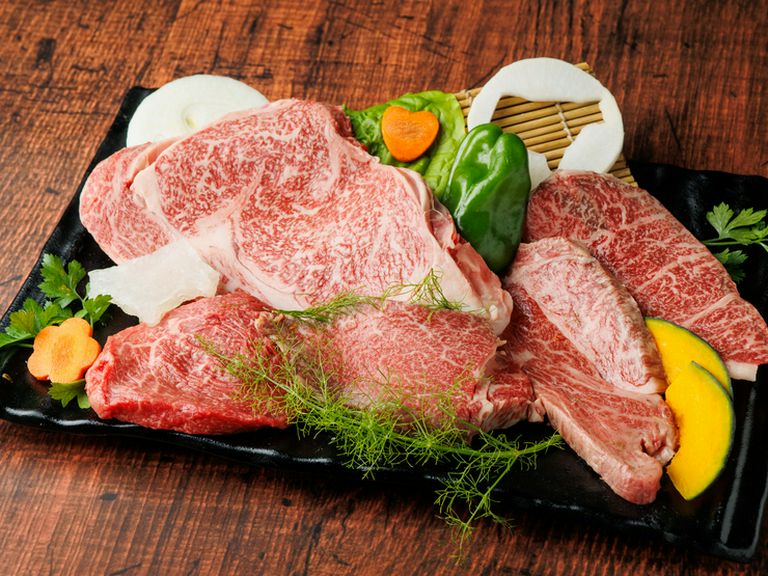 独自ブランド「石垣牛KINJOBEEF」を味わい尽くす『石垣牛KINJOBEEF特得盛』