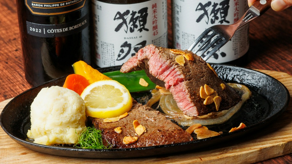 分厚い石垣牛KINJOBEEFのステーキが、リーズナブルな価格で堪能できる『ランチステーキ』200g