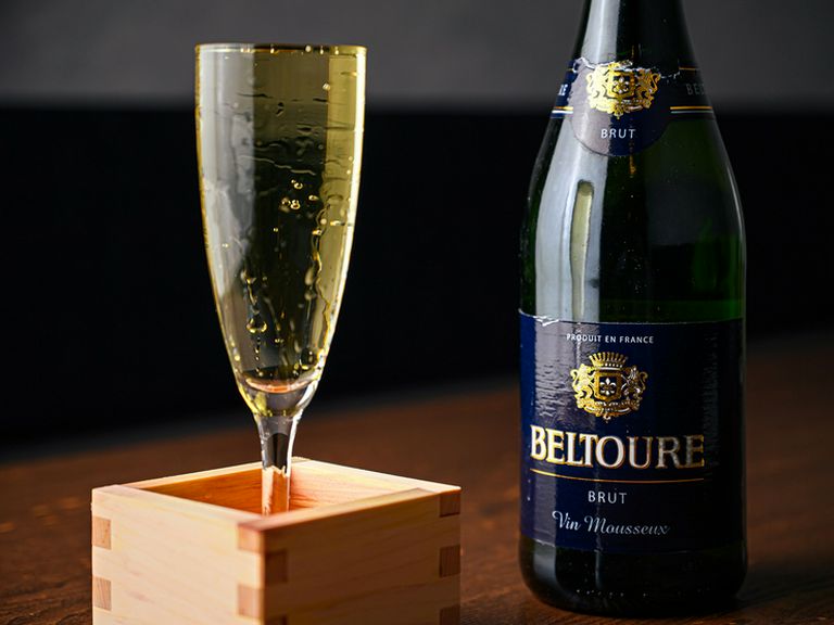 落ち着いた空間とオシャレなメニューは、デートにも最適