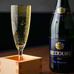 落ち着いた空間とオシャレなメニューは、デートにも最適