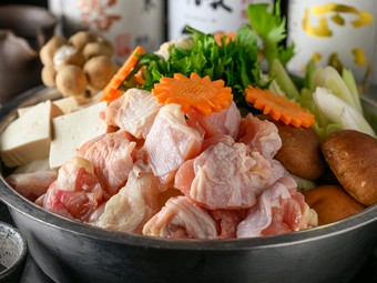 地鶏の旨みを引き出す滋味深い『水炊き鍋』