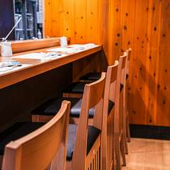 大人ならではの贅沢。お酒と海鮮で、築地の夜を楽しむ