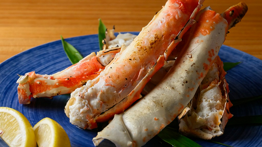 希少な超特大9Lプレミアムサイズを、香ばしく焼き上げた贅沢な逸品『焼きタラバがに（9Lサイズ）』