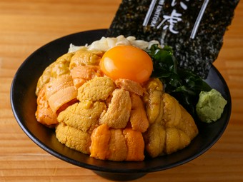 その時期最もおいしい雲丹を一皿に。産地違いの厳選5種の雲丹を食べ比べ『雅』