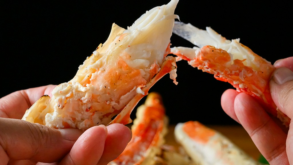 極太9Lサイズ。肉厚ジューシー、蟹の旨みをダイレクトに堪能