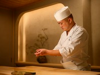 お造り・焼物・揚物・蒸し物に、おまかせ握り。季節ごとの鮮魚や野菜を味わうおまかせのコース料理です。
※コース詳細はコースページにてご確認ください。