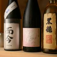 時期ごとのおすすめ日本酒を取り揃えています。当日のメニューは店舗にてご確認ください。