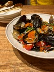 魚介の旨味とフレッシュトマトの酸味が絶妙なヒトサラです