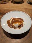 シンプルなパンナコッタにコーヒーキャラメルソース