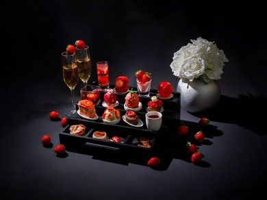 都会のにぎわいを離れ、気心知れた友人と優雅な午後を過ごす