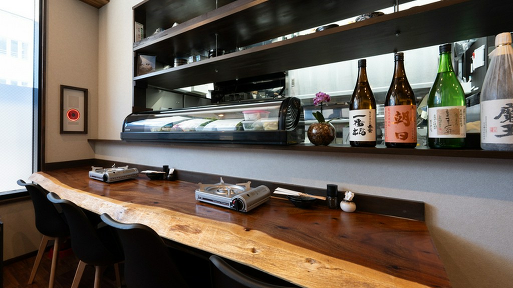 仕事帰りにふらりと立ち寄れる気軽さが嬉しいカウンター席