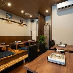 ラム肉の香ばしさに包まれる、特別なひとときを