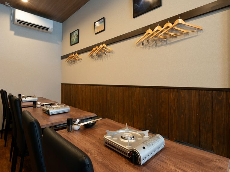 土地の記憶を辿るような、優しい時間が流れていく