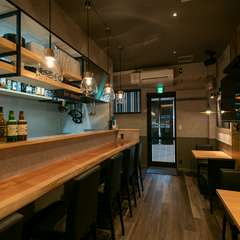 日々の喧騒を忘れさせてくれるオシャレな店内