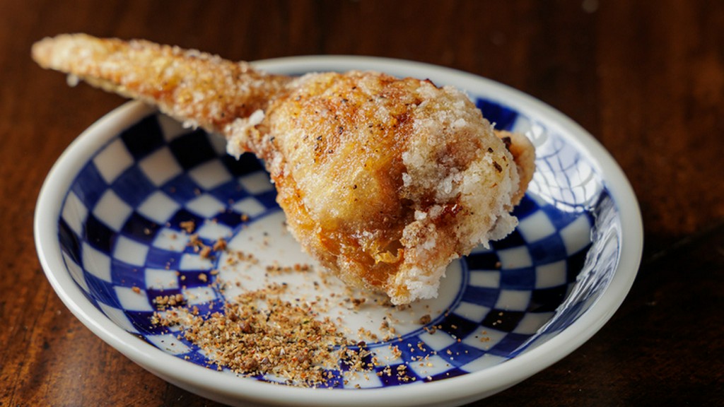 その独特の食感と味わいをより楽しめる逸品『自家製手羽ギョーザ（1本）』