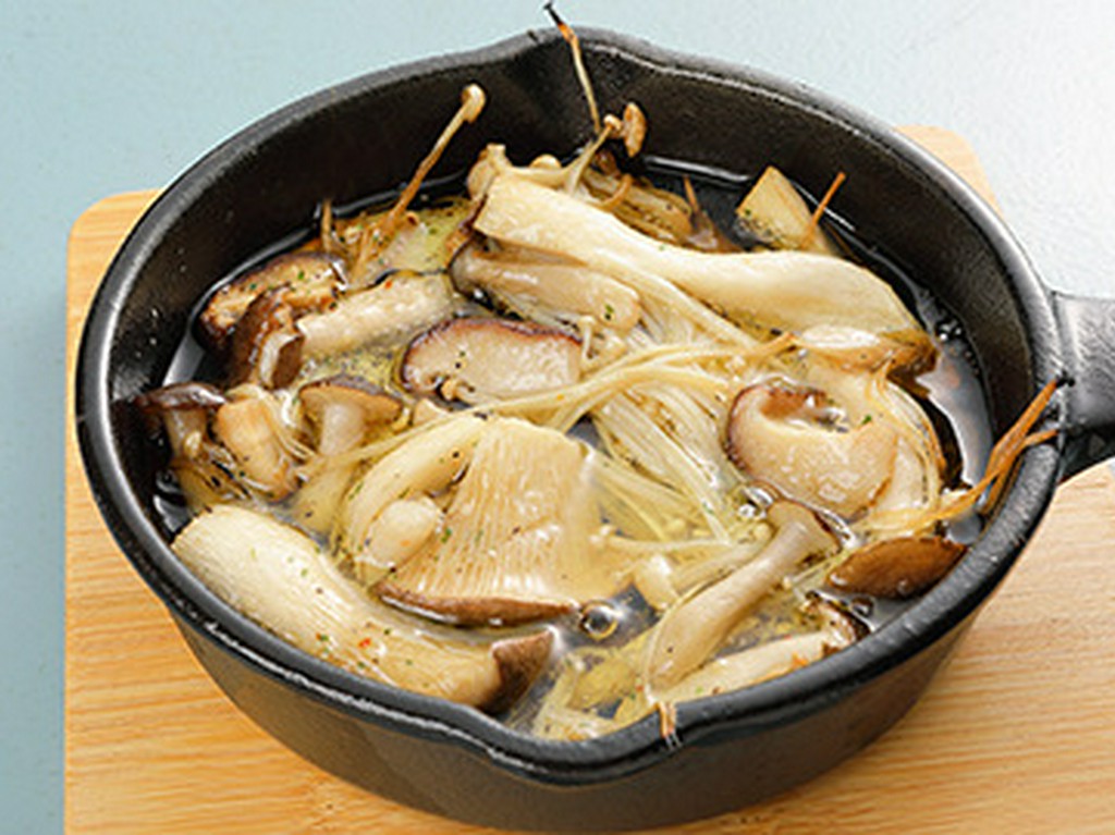 たっぷりキノコのアヒージョ