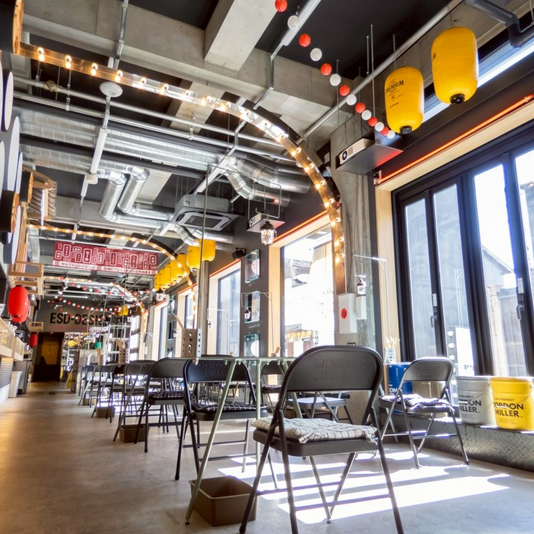 ランチ利用もオススメ。洗練されたテーブルコーディネートの空間