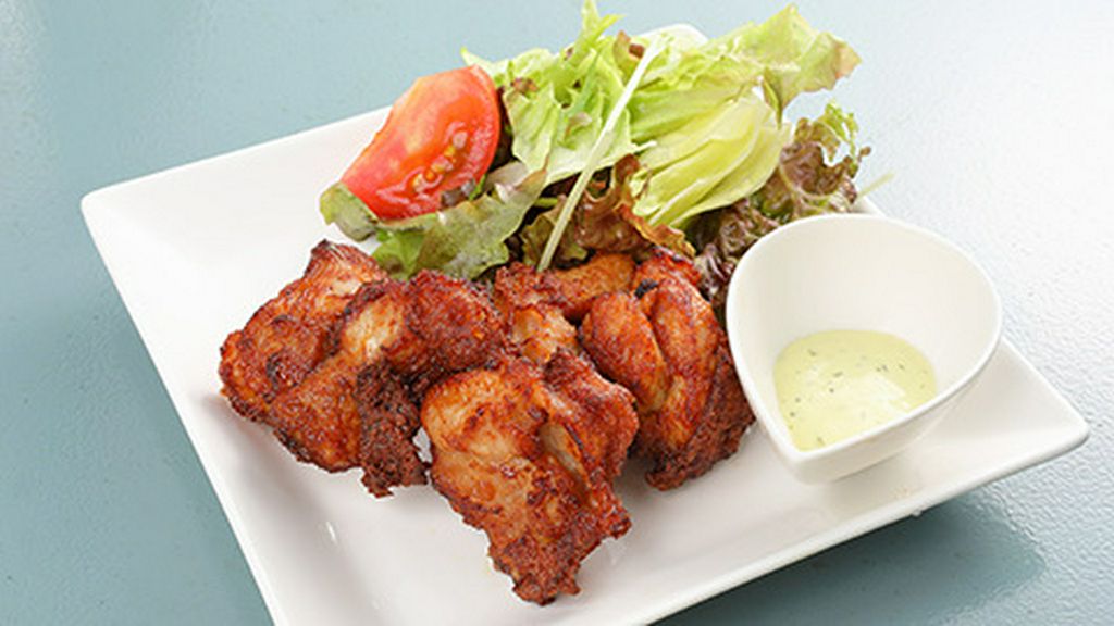 ザンギのバジルソース添え