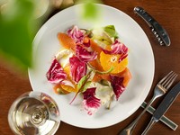 芳醇なコクとほろ苦さが響き合う『スモークサーモンとクリームチーズのアンサンブル』