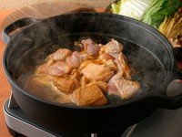 ひきずり鍋と炭焼き親子丼を楽しめる満足感のあるプラン