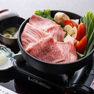 ランチでは、大和牛を使用したメニューをよりリーズナブルに！それぞれのランチメニューには、三輪そうめんや季節の逸品などを食べきりサイズでご用意。ちょっぴり贅沢なランチをお楽しみください。