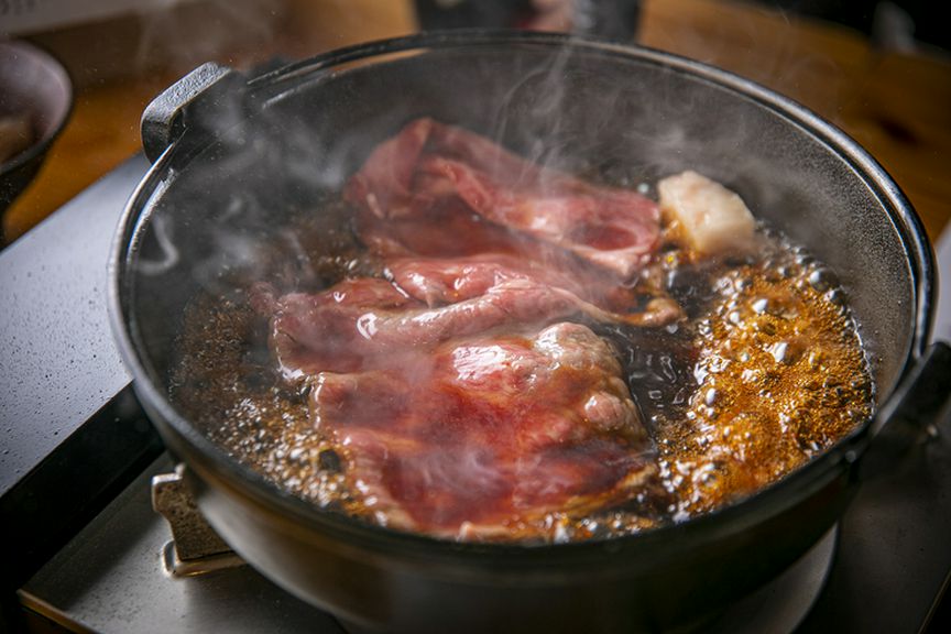 割り下にもこだわった、ももしき名物「大和牛の上すき焼き」