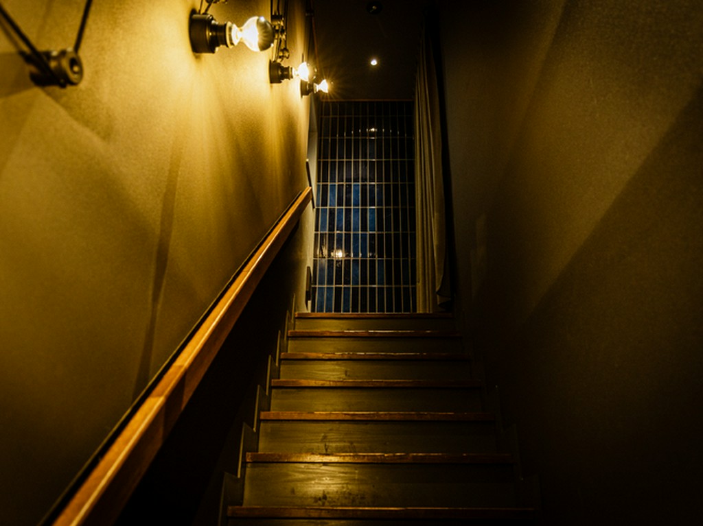 西麻布の静かな住宅街に佇む、隠れ家感たっぷりのレストラン