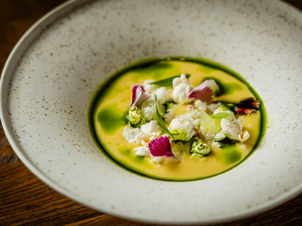 日本のとうもろこしを主役に、メキシコの屋台グルメをアレンジした『Sope とうもろこし、チーズ、チレ』