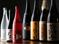 ボトルメニューのほか、気軽にお楽しみいただけるグラスメニューもございます。