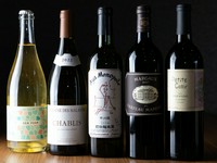 掲載メニューのほか、オススメのワインも各種取り揃えています。