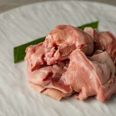 しなやかな弾力と塩味が織りなす調和が魅力。専門店ならではの逸品『ラムタン』