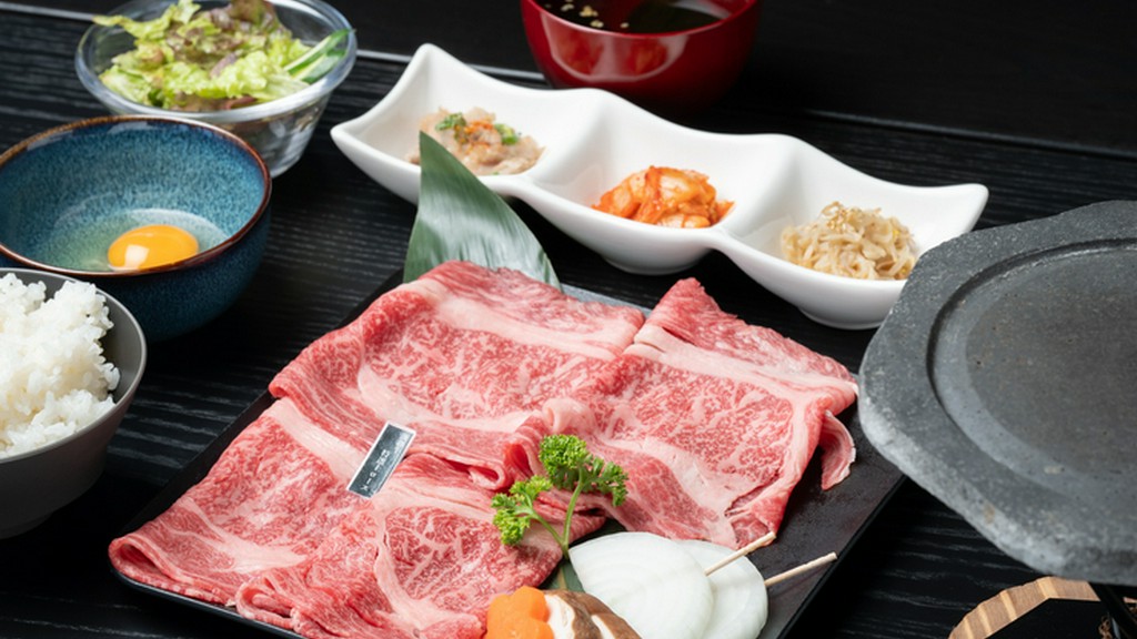 淡路が育んだ「淡路牛」を阿蘇の溶岩プレートでいただく贅沢