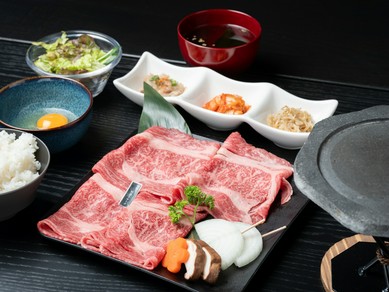 淡路が育んだ「淡路牛」を阿蘇の溶岩プレートでいただく贅沢