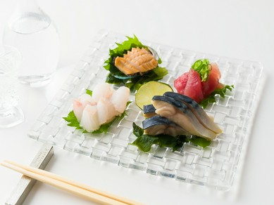 旬魚を味わう『本日の鮮魚　お造り盛り合わせ』