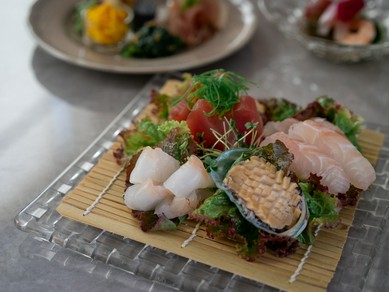 旬魚を味わう『本日の鮮魚　お造り盛り合わせ』