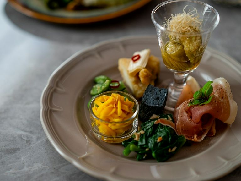 季節の前菜（お通し）