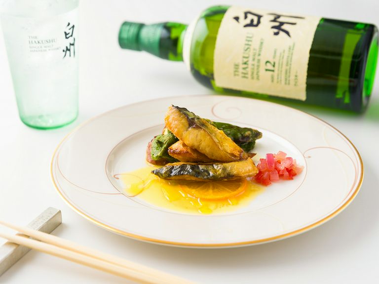 旬を楽しむコース料理。アラカルトメニューも用意