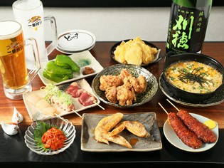 名古屋コーチンや錦爽鶏の焼き鳥を、丁寧に焼き上げて提供