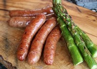 北海道産の新鮮な鮭のお刺身といくらを日高産の昆布醤油に漬け込み熱々の銀シャリにたっぷりと乗せた贅沢な海鮮丼です。