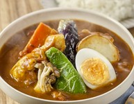 新鮮な子羊の生ラム肉厚めにスライスしました。炭焼きにし塩でお召しあがり下さい。牛タンのような歯ごたえと甘みがあります。
◎専用タレ又は特製塩でお召し上がりください。