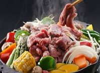 朝採りされた新鮮でジューシーな極太アスパラを一本まるごと丁寧に北海道産発酵バターでソテーしました。お好みで七輪で炭焼きにしお召し上がりください。