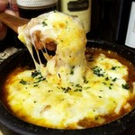 北海道直送の新鮮な子羊をたっぷりと使用した贅沢なヘルシーカレーです。
子羊を80g、160g、240gと好きな量をお選び頂けます。
※平日ランチタイムはミニサラダサービス中
