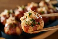 北海道十勝産チーズや日高産昆布醤油を使用したこだわりのたこ焼き。
テイクアウト限定メニューです。
出来たて熱々をお持ち帰りできます。