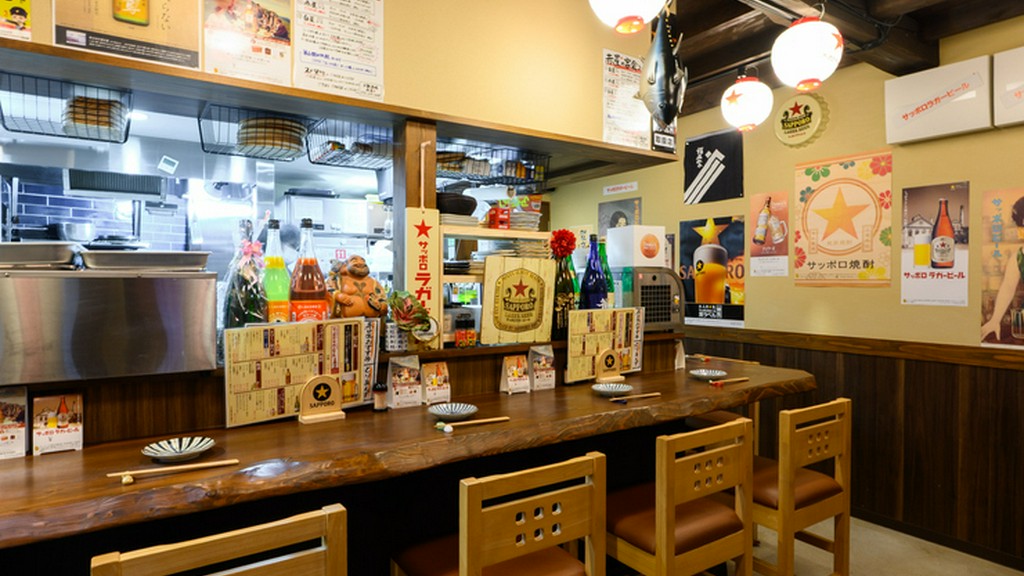 気さくな店主の人柄が、一人飲みの時間を心地良いひとときに