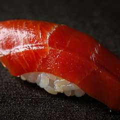 食の宝庫・新潟の多彩な食材と極上本鮪で織りなすコースが評判