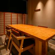 2024年に登場以来、大森での接待・会食スポットとしても大人気。一貫一品の趣向と完成度が素晴らしく、食体験が豊富な人も大満足することでしょう。プライベート感が高い個室（2～4名様用）も完備しています。