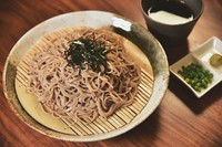冷水でキンキンに締めた当店自慢のおそばを是非お召し上がりください！