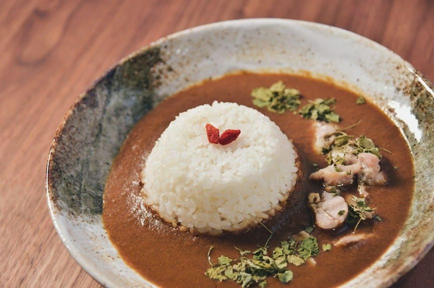 A.薬膳スープで作ったチキンカレー