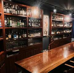 二人の距離を縮める上品でゆったりとしたカウンター席！