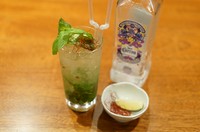各店のバーテンダーの創意工夫により創作されたカクテルは、毎月開催される社内コンペを経て翌月のレコメンドカクテルが2つ決まります◎各バーテンダーによる月替わりのオリジナルカクテルをお愉しみください★